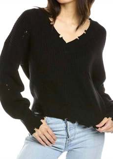 525 America Distressed Shaker V Neck Sweater In Black