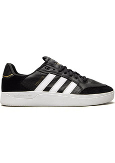 Adidas Tyshawn Low sneakers