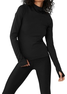 Alo Yoga Airlift Winter Warm Hooded Runner Top In Black