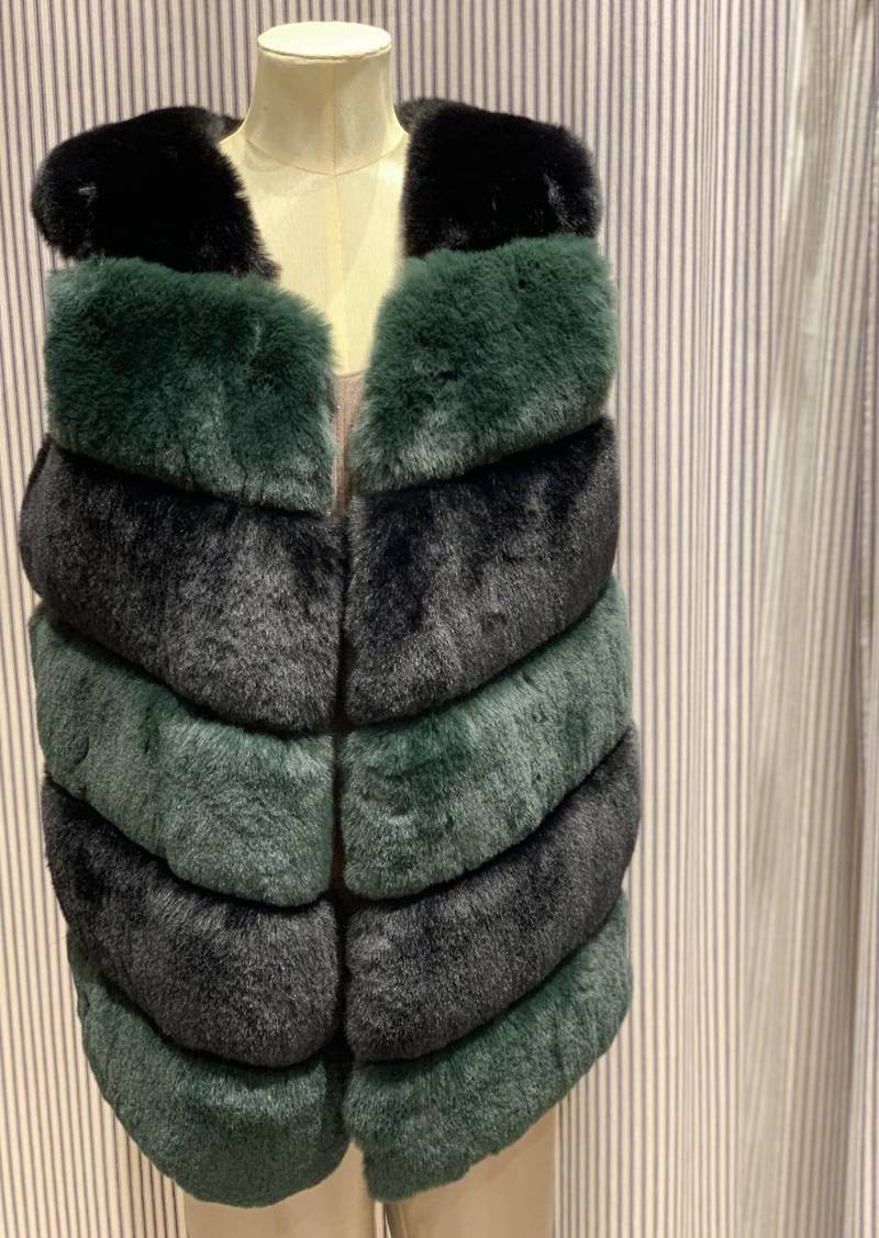 APPARIS Rita Faux Fur Vest in Noir/Emerald
