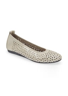 Arche 'Lilly' Flat