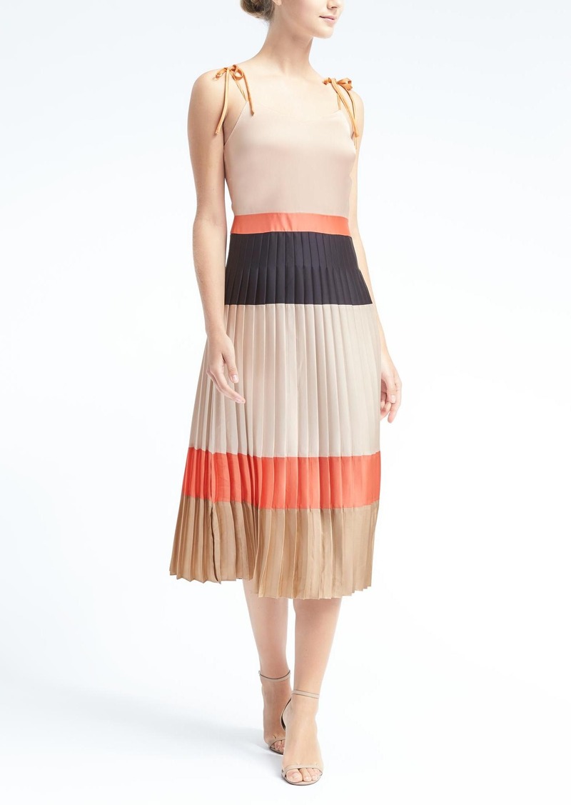 banana republic chevron pleated midi dress