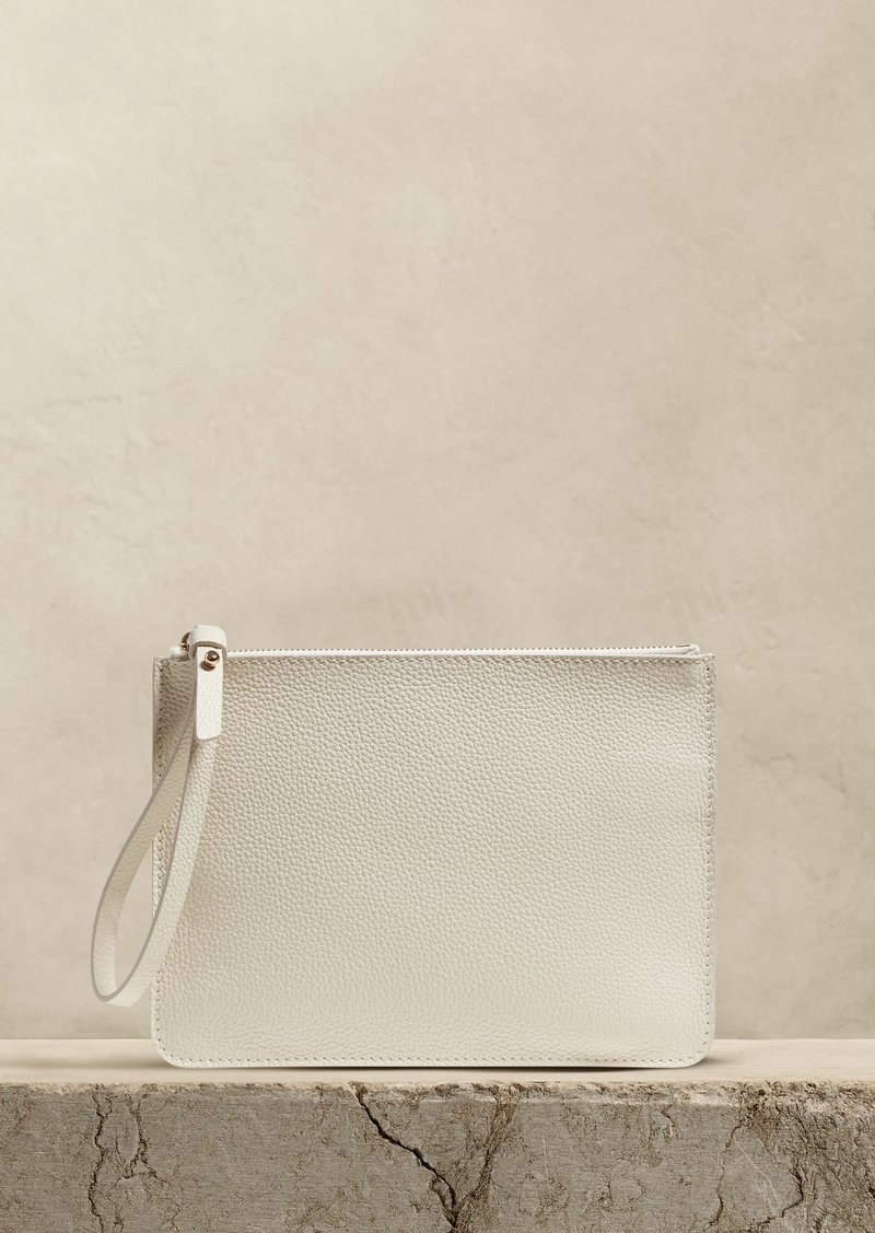 Banana Republic Vida Wristlet