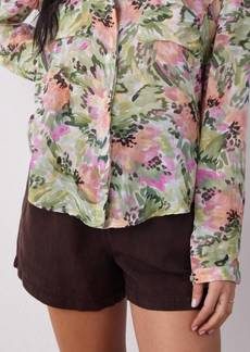 Bella Dahl Full Button Down Hipster Shirt In Oasis Floral Print