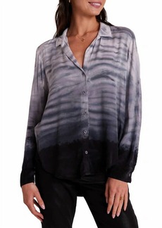 Bella Dahl Long Sleeve Clean Shirt In Foggy Horizon Dye