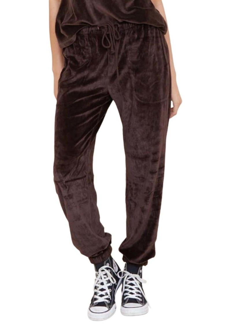 Bella Dahl Relaxed Jogger Pant In Dark Cacao