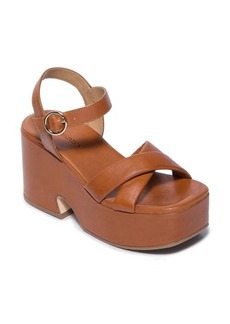 BERNARDO FOOTWEAR Platform Sandal