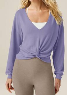 Beyond Yoga Twist Up Reversible Pullover In Pale Blue Violet