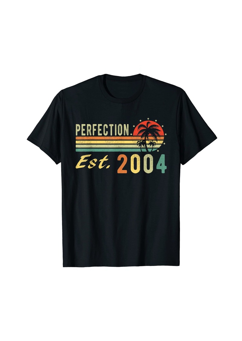 Born In 2004 Perfection Est. 2004 Distressed Retro Birthday T-Shirt