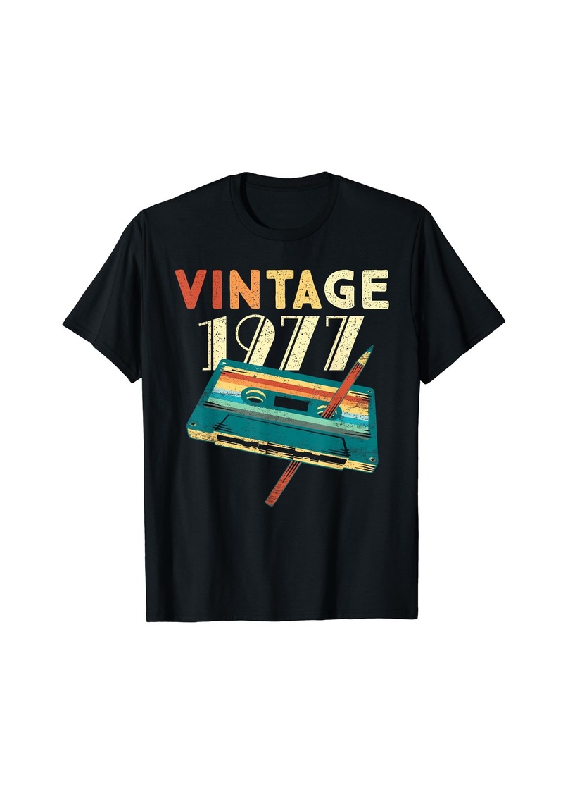 Born Vintage 1977 Music Cassette 47th Birthday Gifts 47 Years Old T-Shirt