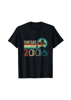Vintage Born In 2006 Retro 18th Birthday Gift 18 Years Old T-Shirt