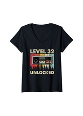 Born Womens 32 Years Old Level 32 Unlocked 32th Birthday Men Video Games V-Neck T-Shirt