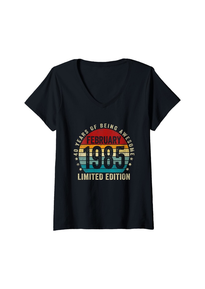 Born Womens 40 Year Old Vintage February 1985 Retro 40th Birthday Gifts V-Neck T-Shirt