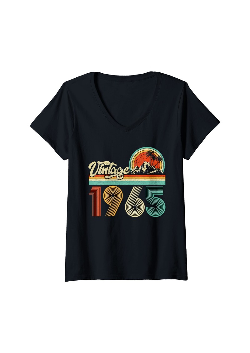 Born Womens 60 Years Old Gifts Vintage 1965 Retro 60th Birthday Gifts V-Neck T-Shirt