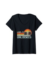 Born Womens Level 14 Unlocked 14th Birthday Video Gamer Vintage Gift Boy V-Neck T-Shirt