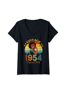 Born Womens Vintage 1954 Birthday Gifts For Women Funny 70th Birthday V-Neck T-Shirt