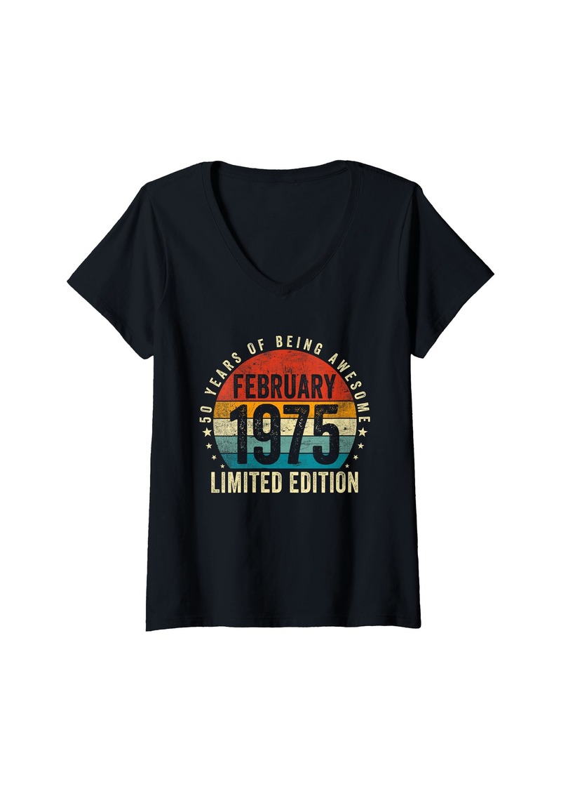 Born Womens Vintage February 1975 Funny 50 Years Old Gifts 50th Birthday V-Neck T-Shirt