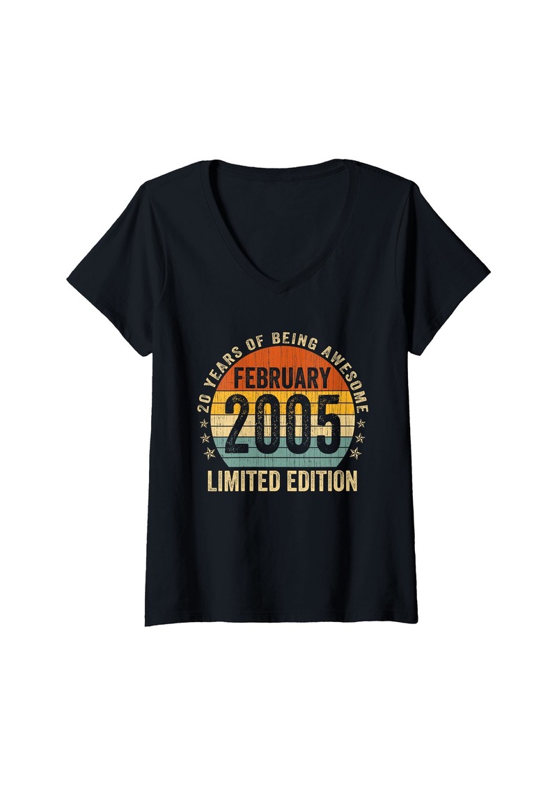 Born Womens Vintage February 2005 Retro 20th Birthday Gifts 20 Years Old V-Neck T-Shirt