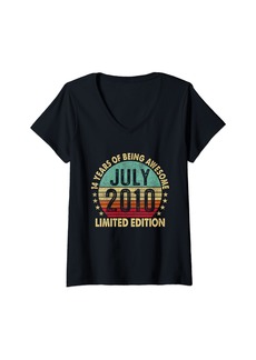Born Womens Vintage July 2010 Retro 14 Year Old Gift 14th Birthday Party V-Neck T-Shirt