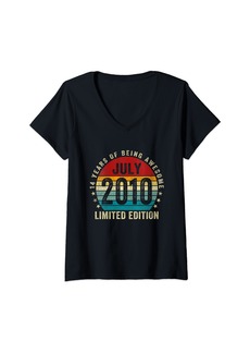 Born Womens Vintage July 2010 Retro 14th Birthday Gifts 14 Years Old V-Neck T-Shirt