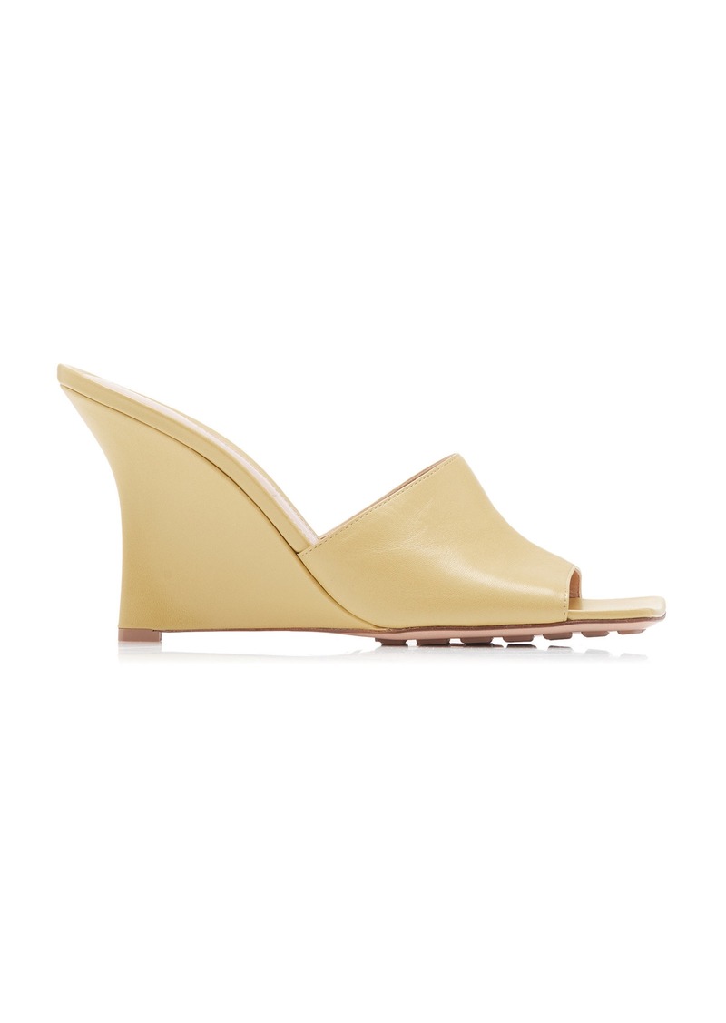 Bottega Veneta - Stretch Wedge Lounge Leather Mules - Neutral - IT 39 - Moda Operandi