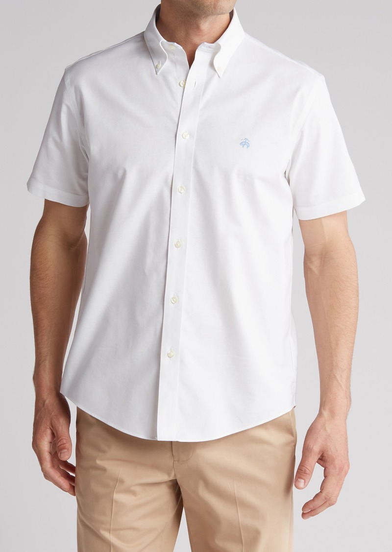Brooks Brothers Regular Fit Oxford Stretch Short Sleeve Shirt in White at Nordstrom Rack