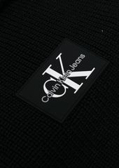 Calvin Klein logo-patch beanie and scarf set