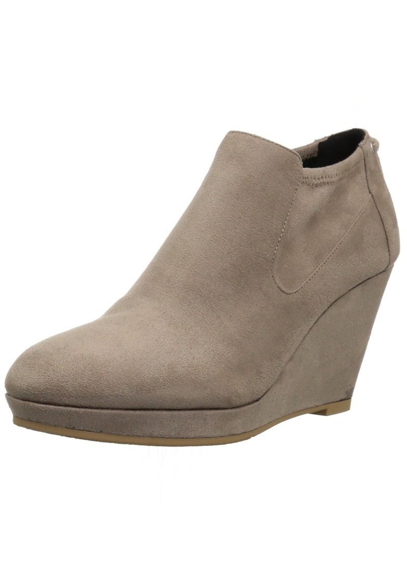 CL by Chinese Laundry Women's Varina Ankle Bootie   M US