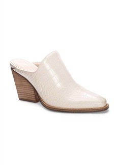 Chinese Laundry Crinkle Cool Mule In Cream