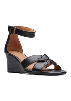 Clarks Women's Fashion Wedge Sandal