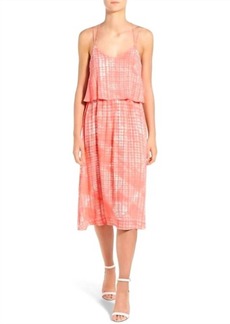cupcakes and cashmere Paloma Dress In Pacific Coral And White