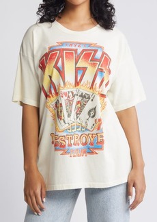 Daydreamer Kiss Destroyer Cotton Graphic T-Shirt