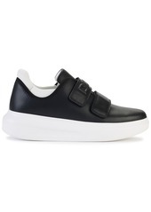 Dkny Women's Jamiah Platform Sneakers - White and Black