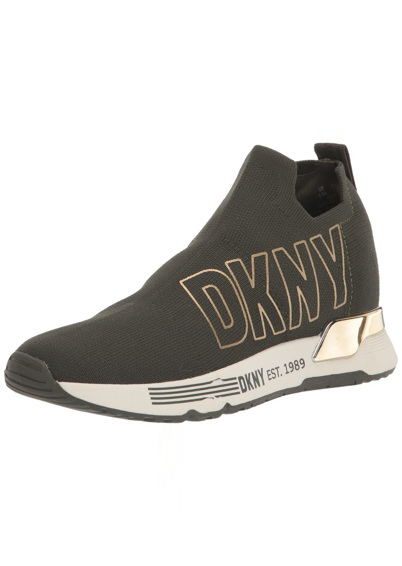 DKNY Women's NOTO Slip On Sneaker