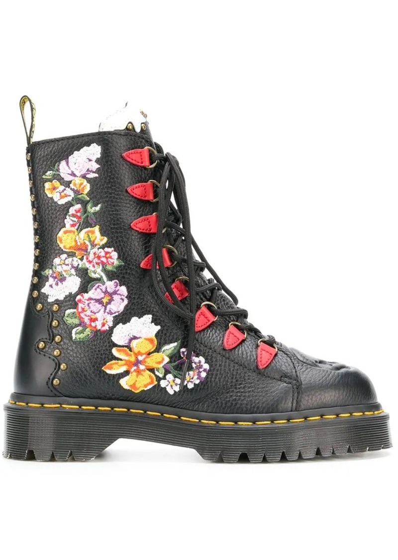 boots with embroidered flowers