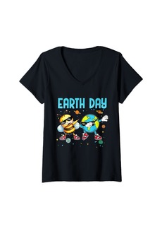 Womens Earth Day 2024 Funny Earth & bee Day Kids Toddler Dab V-Neck T-Shirt