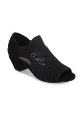 Eileen Fisher Wink Sandal in Black Fabric at Nordstrom