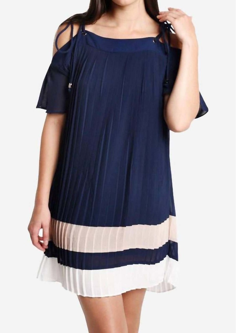 Endless Rose Chiffon Pleated Cold Shoulder Dress In Navy Combo