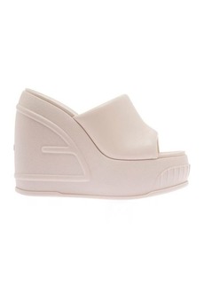 Fendi Light Pink Platform Slides with Embossed Oversized FF Pattern in Leather Woman