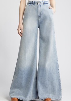 FRAME The Extra Wide Leg Jeans