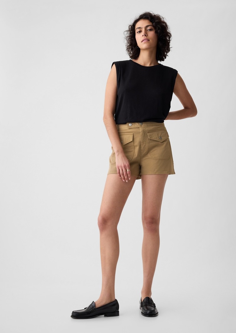 Gap "4"" Downtown Khaki Shorts"