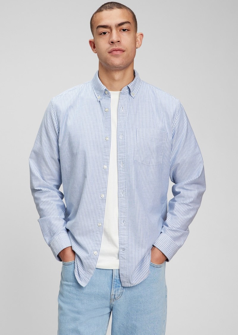 Gap Classic Oxford Shirt in Standard Fit