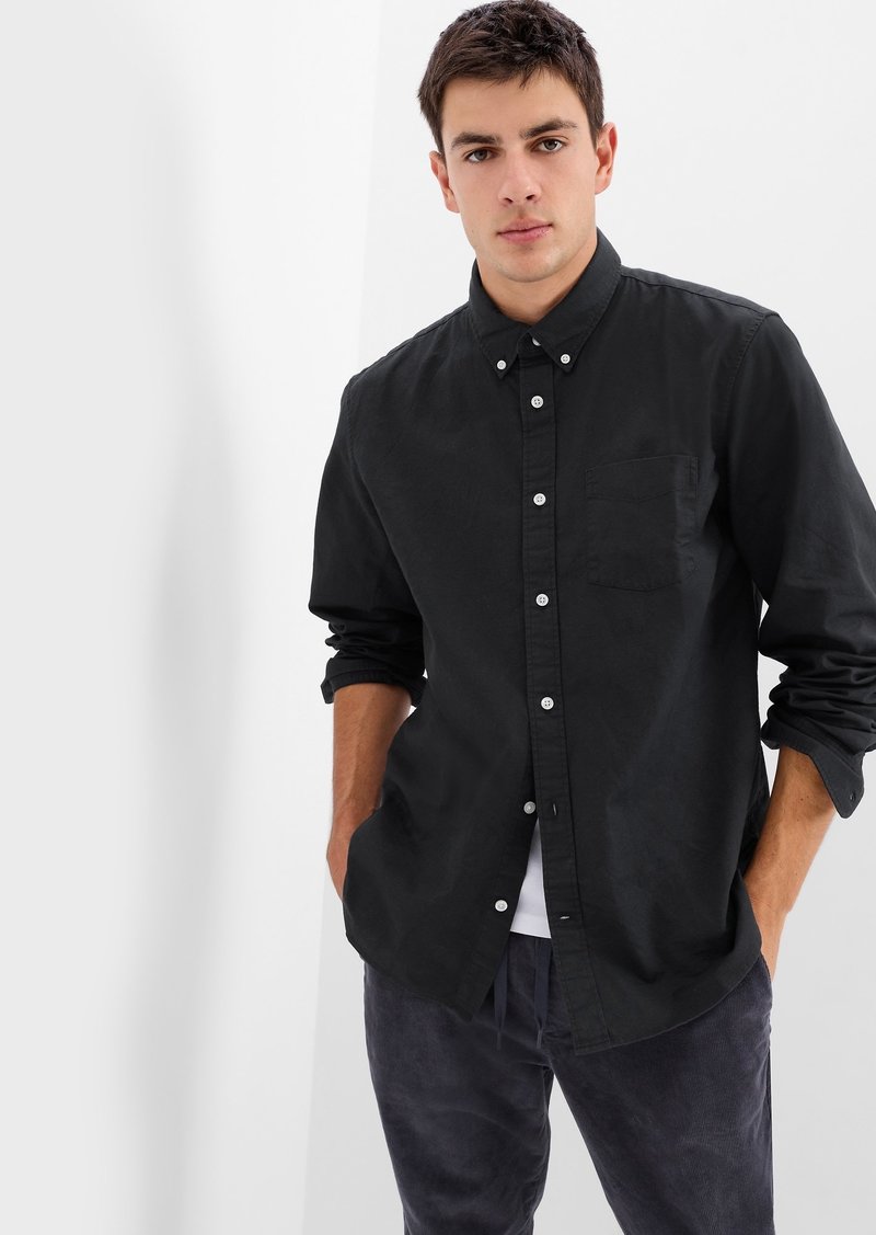 Gap Classic Oxford Shirt in Standard Fit