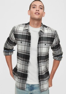 Gap Pocket Flannel Shirt in Standard Fit