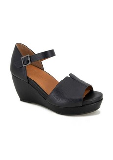 GENTLE SOULS BY KENNETH COLE Vera Wedge Sandal