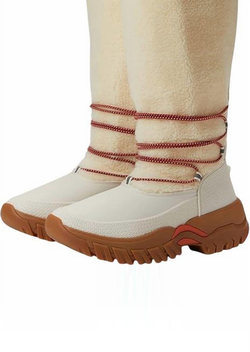 Hunter Women's Wanderer Tall Snow Boot In White Willow/gum