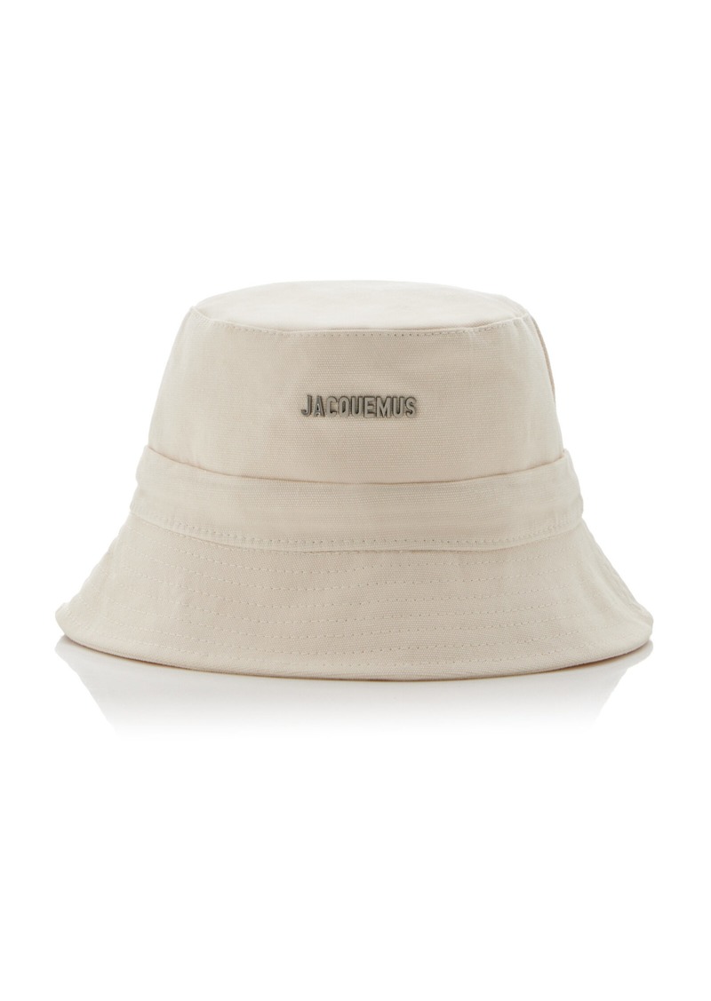 Jacquemus - Le Bob Gadjo Cotton Bucket Hat - Ivory - EU 56 - Moda Operandi
