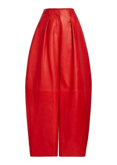 Jacquemus - Ovalo Cuir Pleated Leather Balloon Pants - Red - FR 38 - Moda Operandi