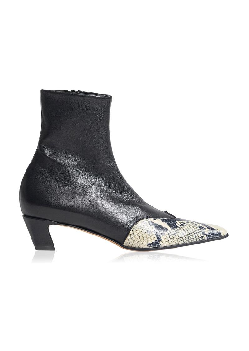 Khaite - Dallas Leather Ankle Boots - Black - IT 39.5 - Moda Operandi