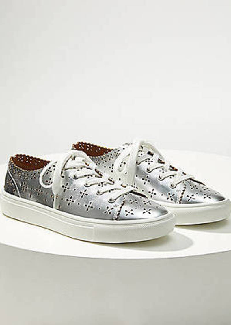 eyelet lace up sneakers